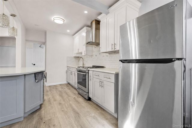 25-22 45th Street 1, Astoria, NY 11103