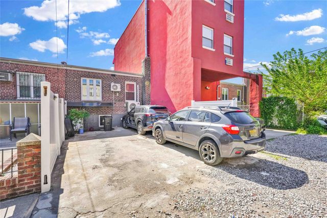 25-22 45th Street 1, Astoria, NY 11103