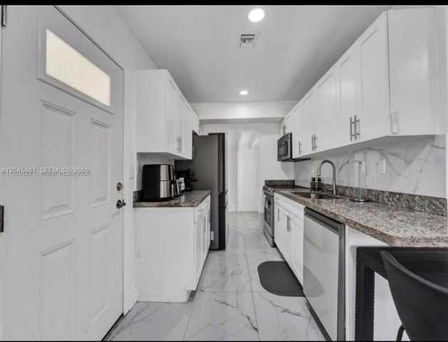 2730 NE 16th Avenue 0, Pompano Beach, FL 33064