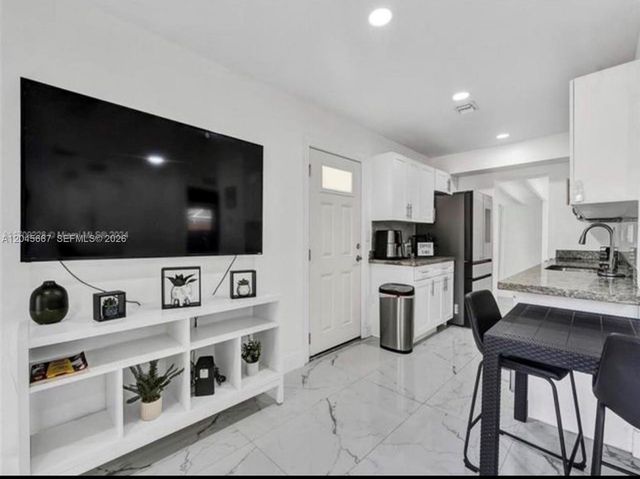2730 NE 16th Avenue 0, Pompano Beach, FL 33064