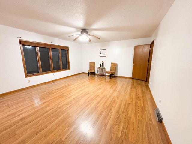 606 Morningside Drive, Worthington, MN 56187