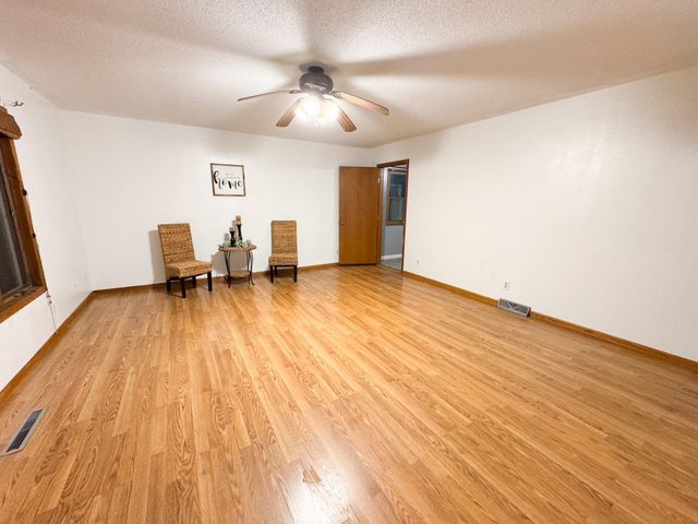 606 Morningside Drive, Worthington, MN 56187