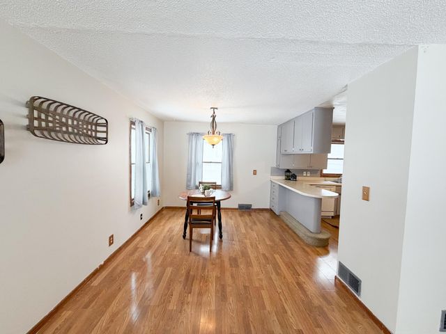 606 Morningside Drive, Worthington, MN 56187