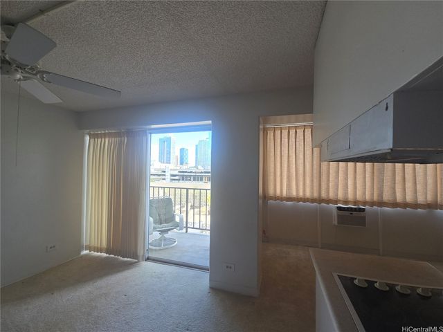 818 S King Street 605, Honolulu, HI 96813