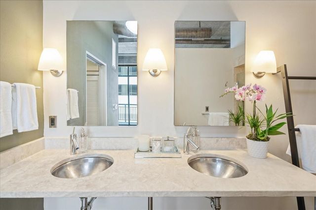 311 W 5th ST 806, Austin, TX 78701