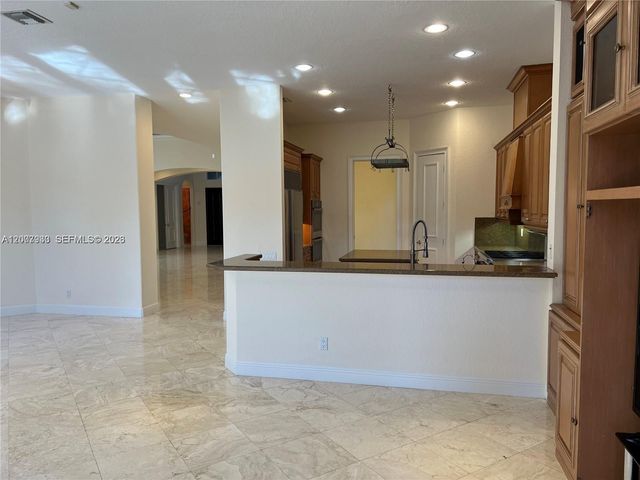 19471 NE 14th Ct ., Miami, FL 33179