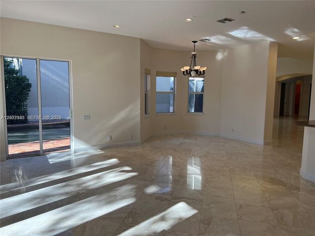 19471 NE 14th Ct ., Miami, FL 33179