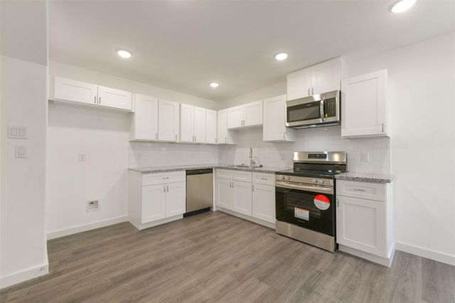 8713 Southwark Street B, Houston, TX 77028