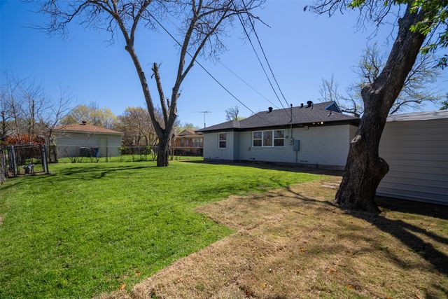 2245 Highwood Drive, Dallas, TX 75228