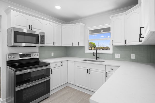 2245 Highwood Drive, Dallas, TX 75228