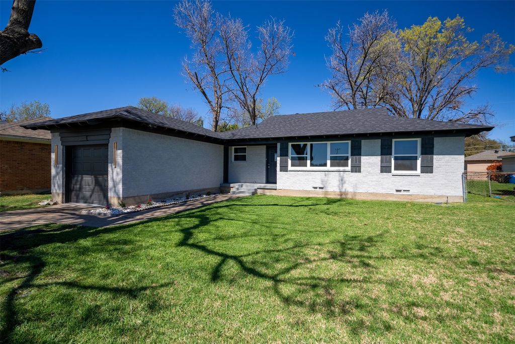 2245 Highwood Drive, Dallas, TX 75228