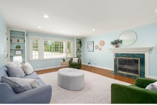 118 Newton St 118, Weston, MA 02493