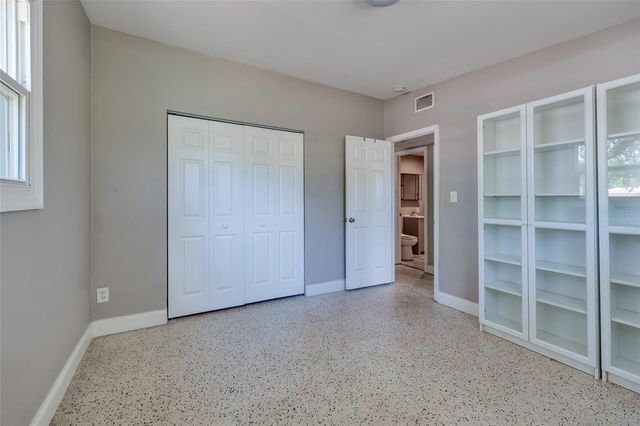 5601 CEDAR STREET NE, St Petersburg, FL 33703