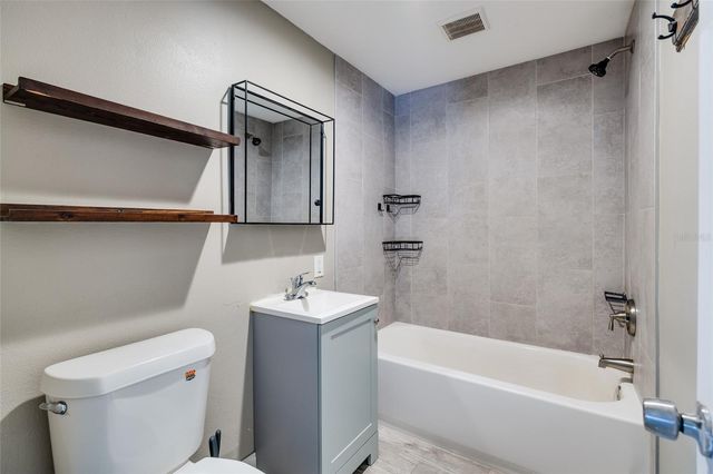 5601 CEDAR STREET NE, St Petersburg, FL 33703