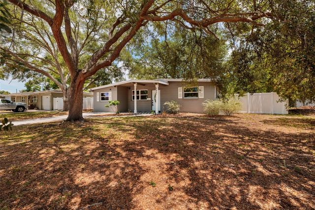 5601 CEDAR STREET NE, St Petersburg, FL 33703