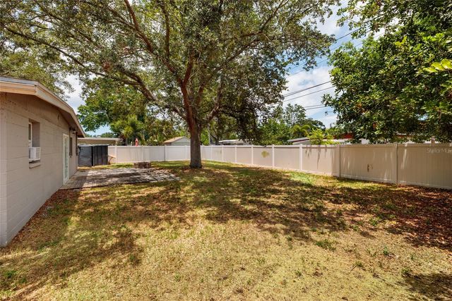 5601 CEDAR STREET NE, St Petersburg, FL 33703