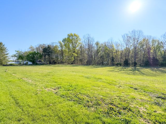 2634 Pleasant Grove Rd, Westmoreland, TN 37186