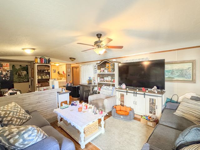 2634 Pleasant Grove Rd, Westmoreland, TN 37186