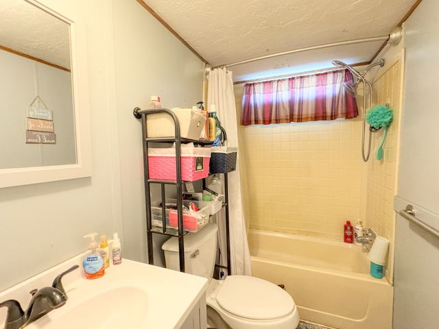 2634 Pleasant Grove Rd, Westmoreland, TN 37186