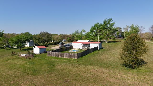 2634 Pleasant Grove Rd, Westmoreland, TN 37186