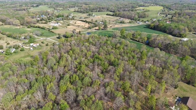 2634 Pleasant Grove Rd, Westmoreland, TN 37186