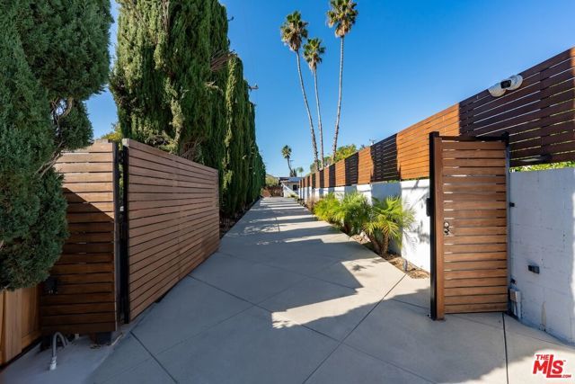 26255 Hatmor Drive, Calabasas, CA 91302