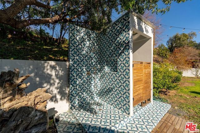 26255 Hatmor Drive, Calabasas, CA 91302