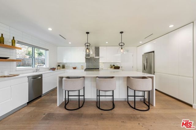 26255 Hatmor Drive, Calabasas, CA 91302