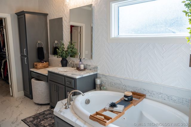 3611 E 115th Place S, Tulsa, OK 74137