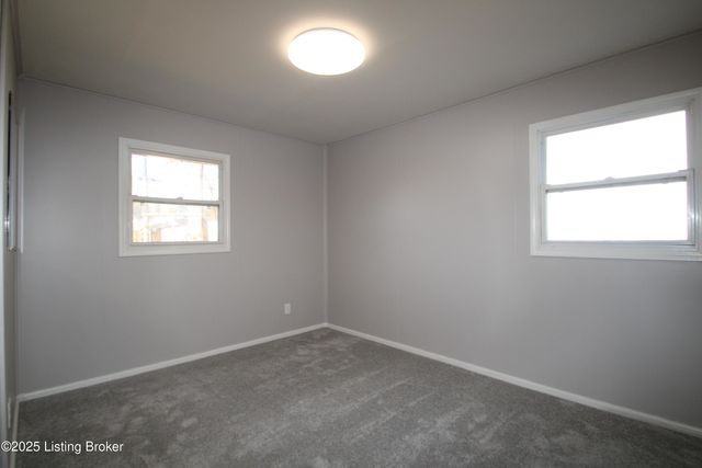 226 Flamingo Dr, Louisville, KY 40218