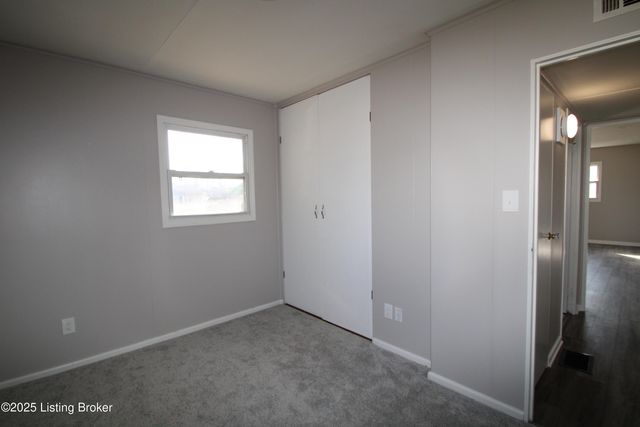 226 Flamingo Dr, Louisville, KY 40218