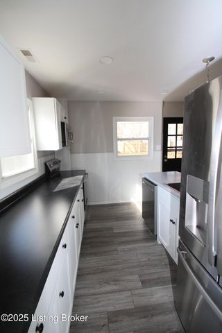 226 Flamingo Dr, Louisville, KY 40218