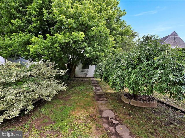 35 S CENTER ST, Frackville, PA 17931