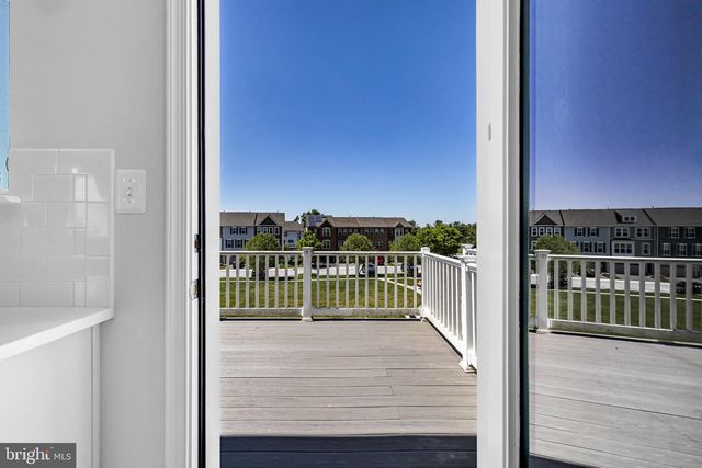 108 ARROWHEAD DR, Millersville, MD 21108