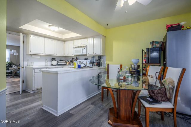 2624 Valley Brook Drive, Toledo, OH 43615