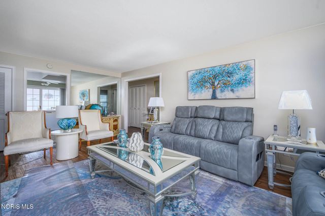 2624 Valley Brook Drive, Toledo, OH 43615