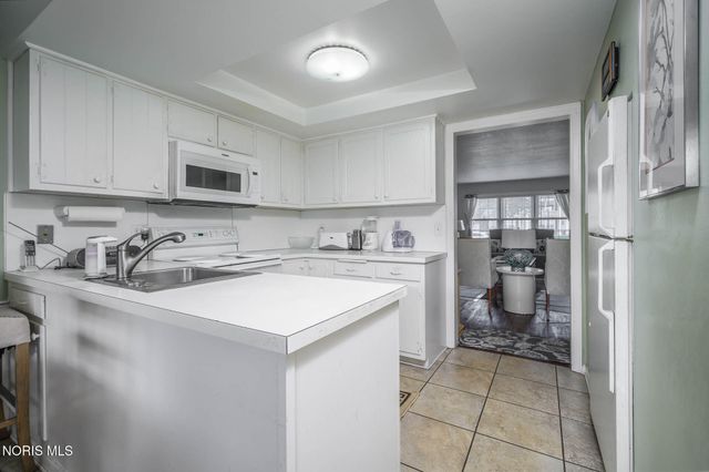 2624 Valley Brook Drive, Toledo, OH 43615