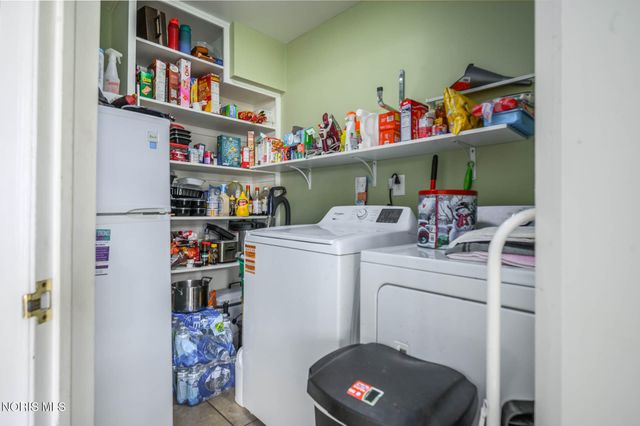 2624 Valley Brook Drive, Toledo, OH 43615