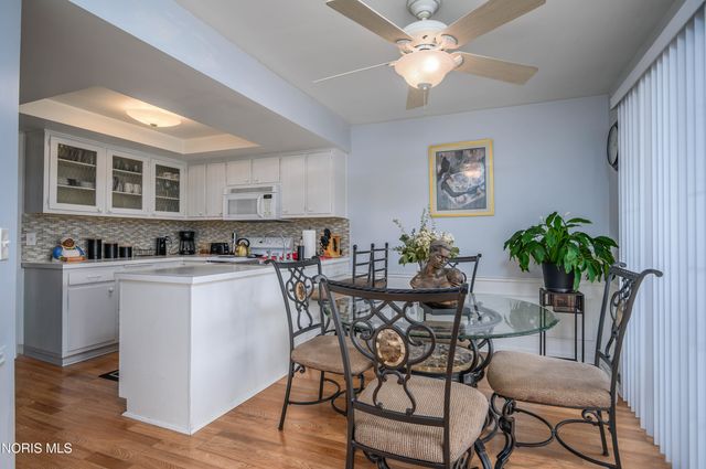 2624 Valley Brook Drive, Toledo, OH 43615
