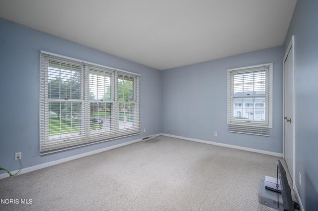 2624 Valley Brook Drive, Toledo, OH 43615