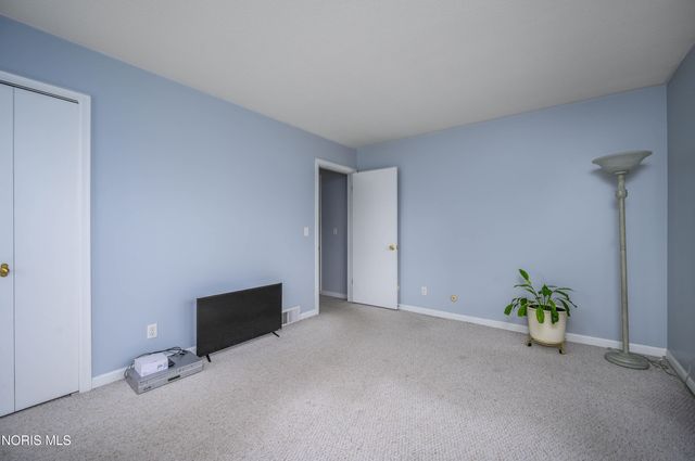 2624 Valley Brook Drive, Toledo, OH 43615