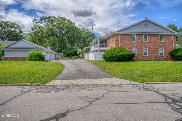 2624 Valley Brook Drive, Toledo, OH 43615