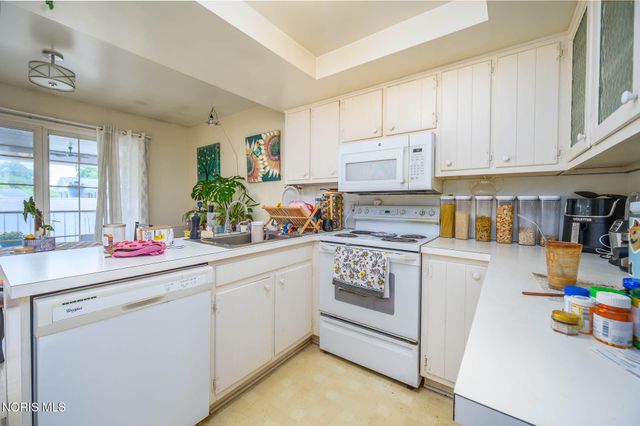 2624 Valley Brook Drive, Toledo, OH 43615