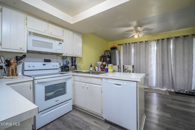 2624 Valley Brook Drive, Toledo, OH 43615