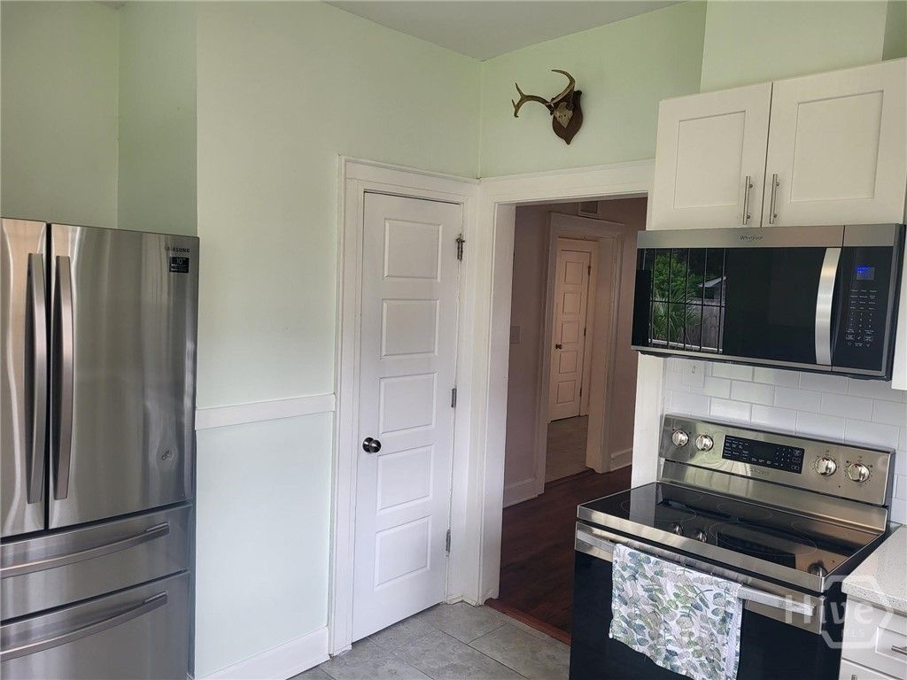 Image 8 of property listing at 1410 E 41st Street, Savannah, GA 31404