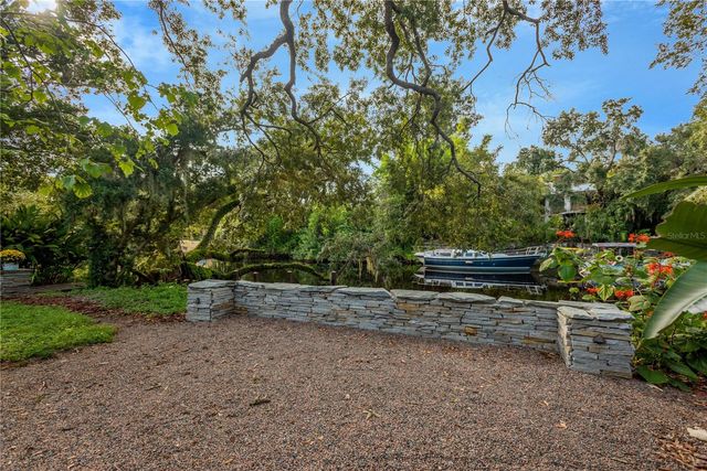 1214 E PARK CIR, Tampa, FL 33604