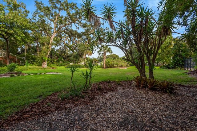 1214 E PARK CIR, Tampa, FL 33604