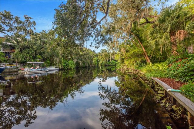 1214 E PARK CIR, Tampa, FL 33604