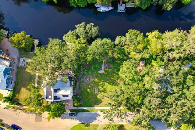 1214 E PARK CIR, Tampa, FL 33604
