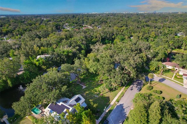 1214 E PARK CIR, Tampa, FL 33604